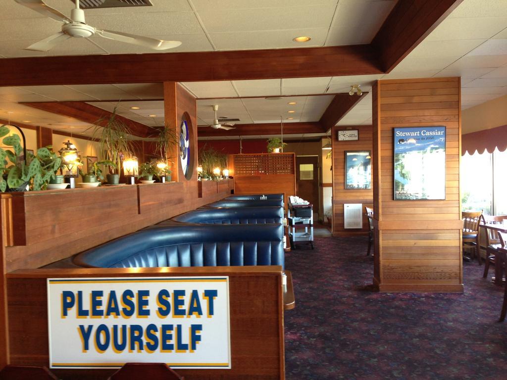 Moby Dick Inn Prince Rupert Exterior photo