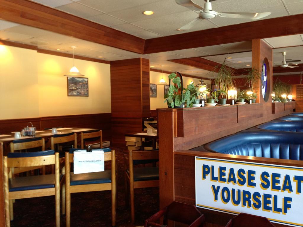 Moby Dick Inn Prince Rupert Exterior photo